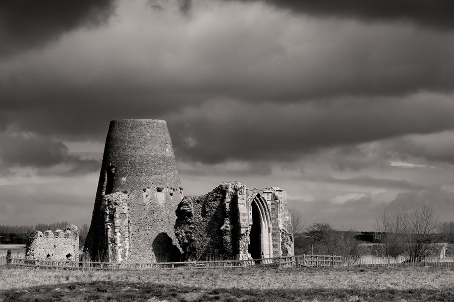 St Benet's Abbey © Reg Belcher (Flickr)