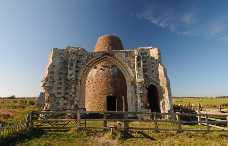 Culture and heritage in the Broads - St Benet's Abbey