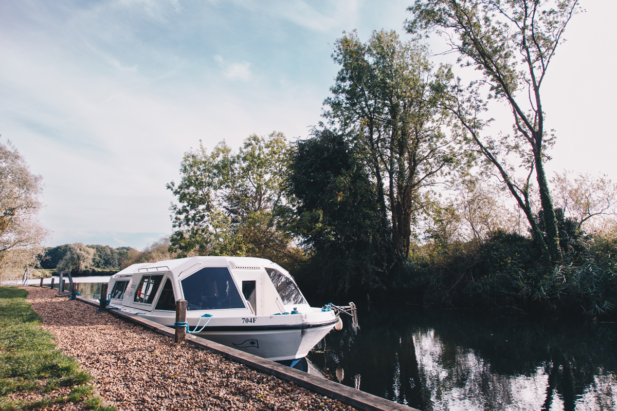 Boat moored up at Geldeston 24 hour moorings