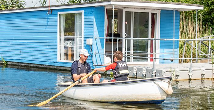 Hippersons Boatyard – Houseboats