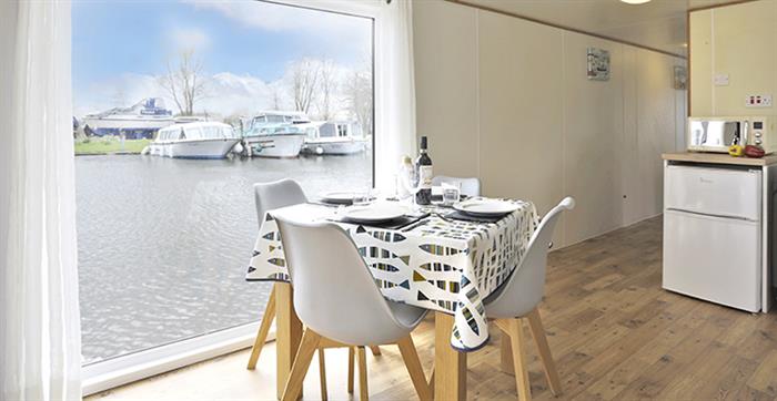 Hippersons Boatyard – Houseboats image 2