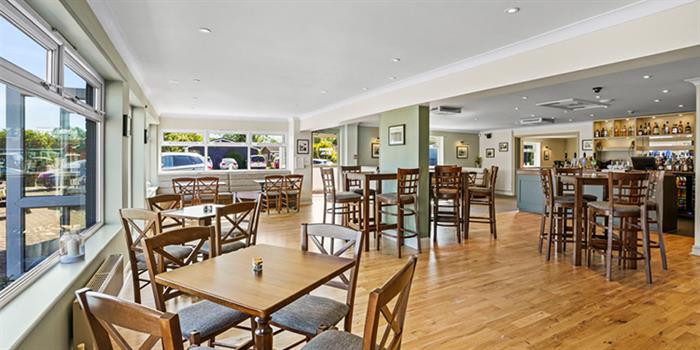 Tingdene Broadlands Park & Marina – Swimming Pool image 2