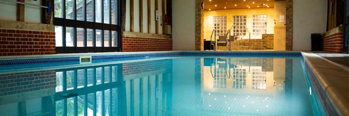 Tingdene Caldecott Hall Country Park – Swimming Pool