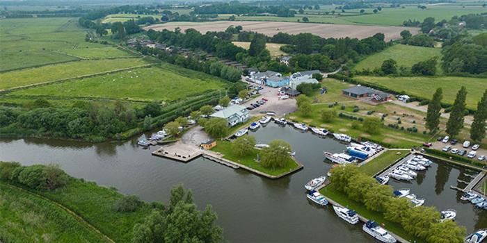 Tingdene Waveney River Centre – Luxury Lodges image 2