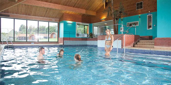 Tingdene Waveney River Centre  – Swimming Pool image 2