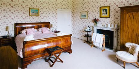 Luxury B&B at Hoveton Hall image 2