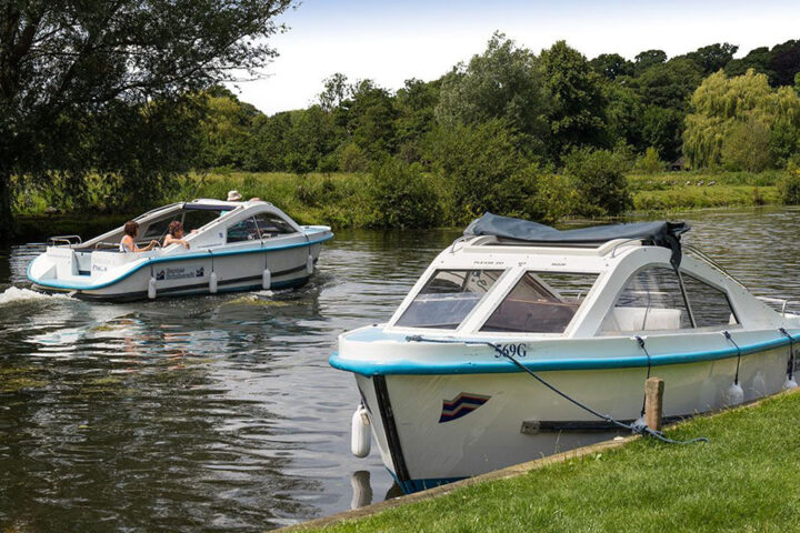 Barnes Brinkcraft – Boat Hire and Canoes