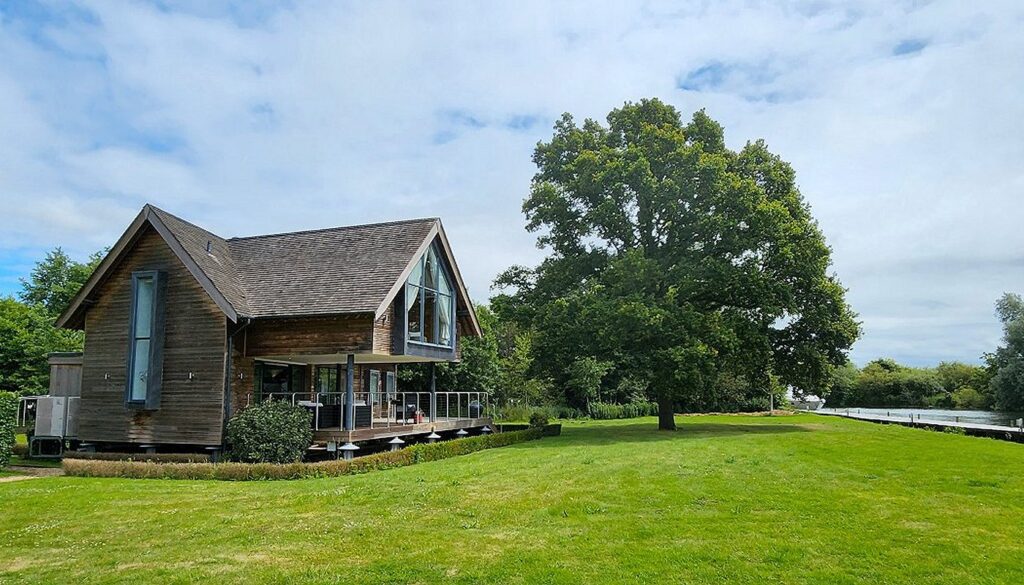 Riverside property for holidays on the Norfolk Broads